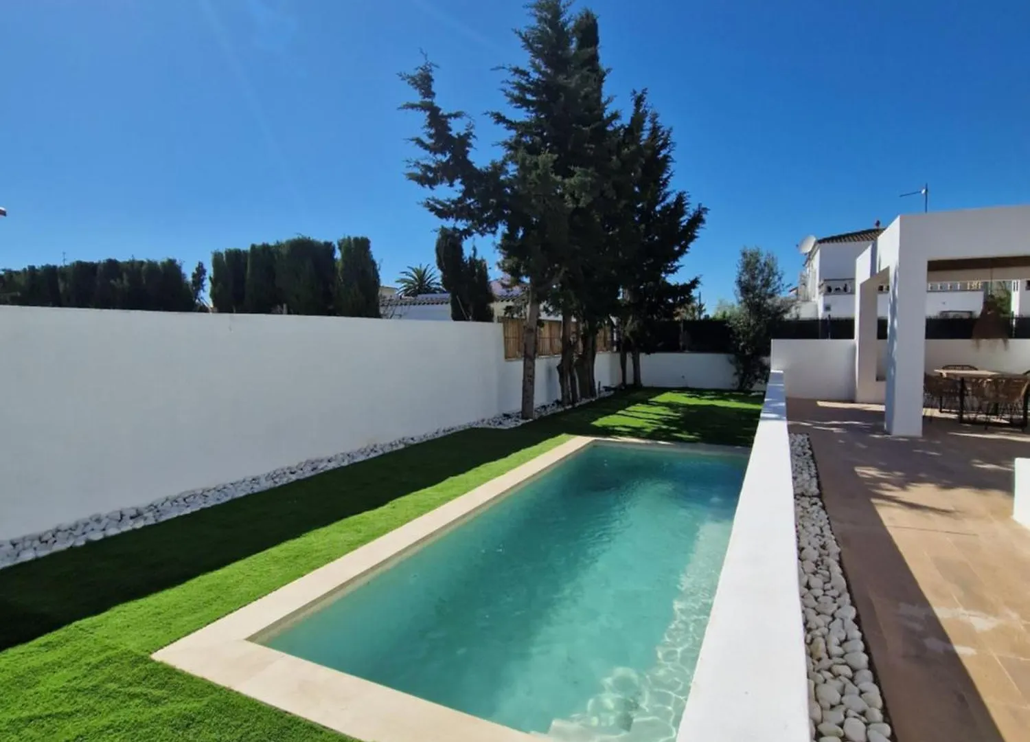 アパート Apartament Gorgot 6P D Con Terraza Y Piscina Comunitaria Cerca De La Playa エンプリアブラバ