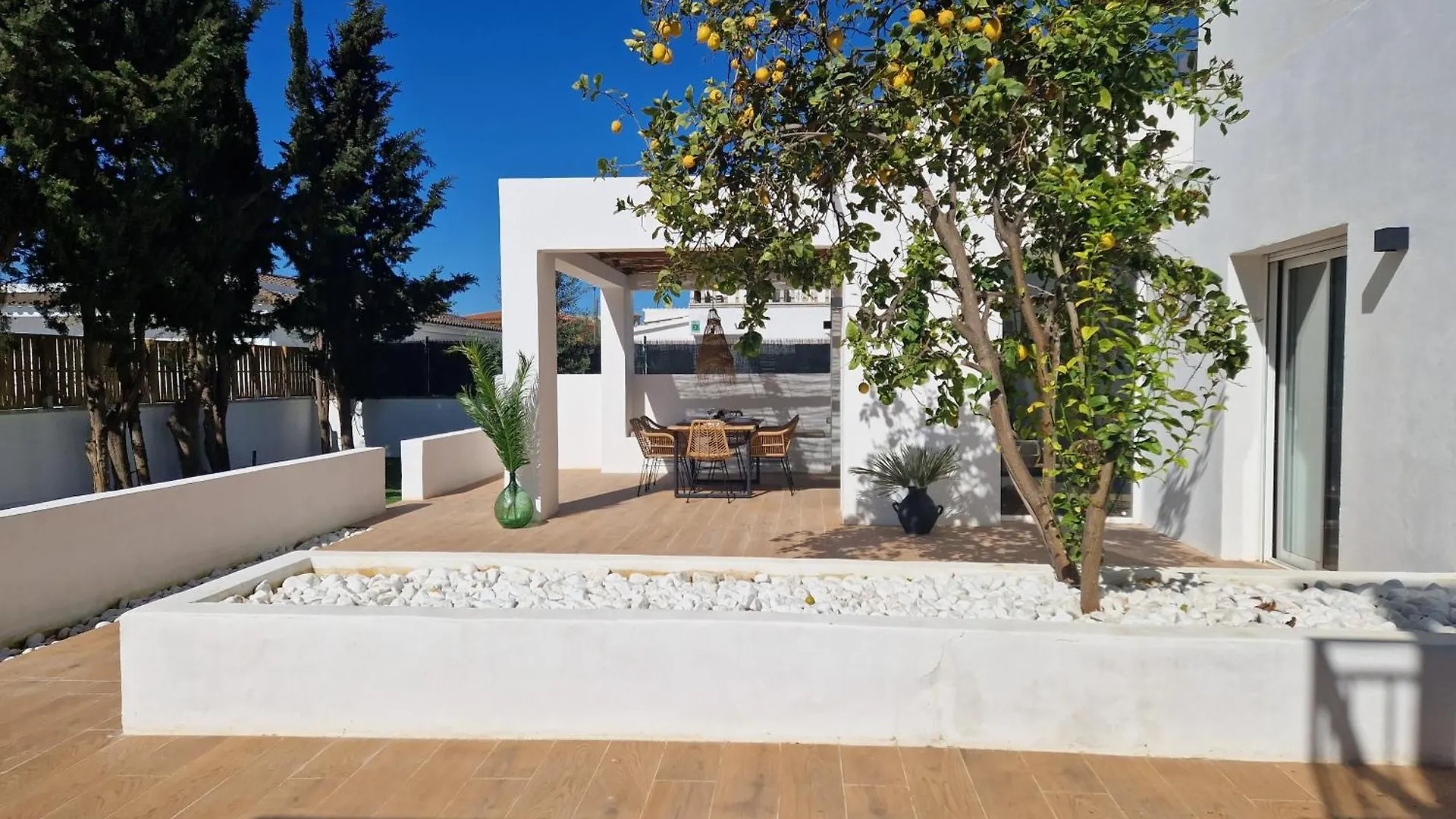Apartament Gorgot 6P D Con Terraza Y Piscina Comunitaria Cerca De La Playa エンプリアブラバ 0*,  スペイン