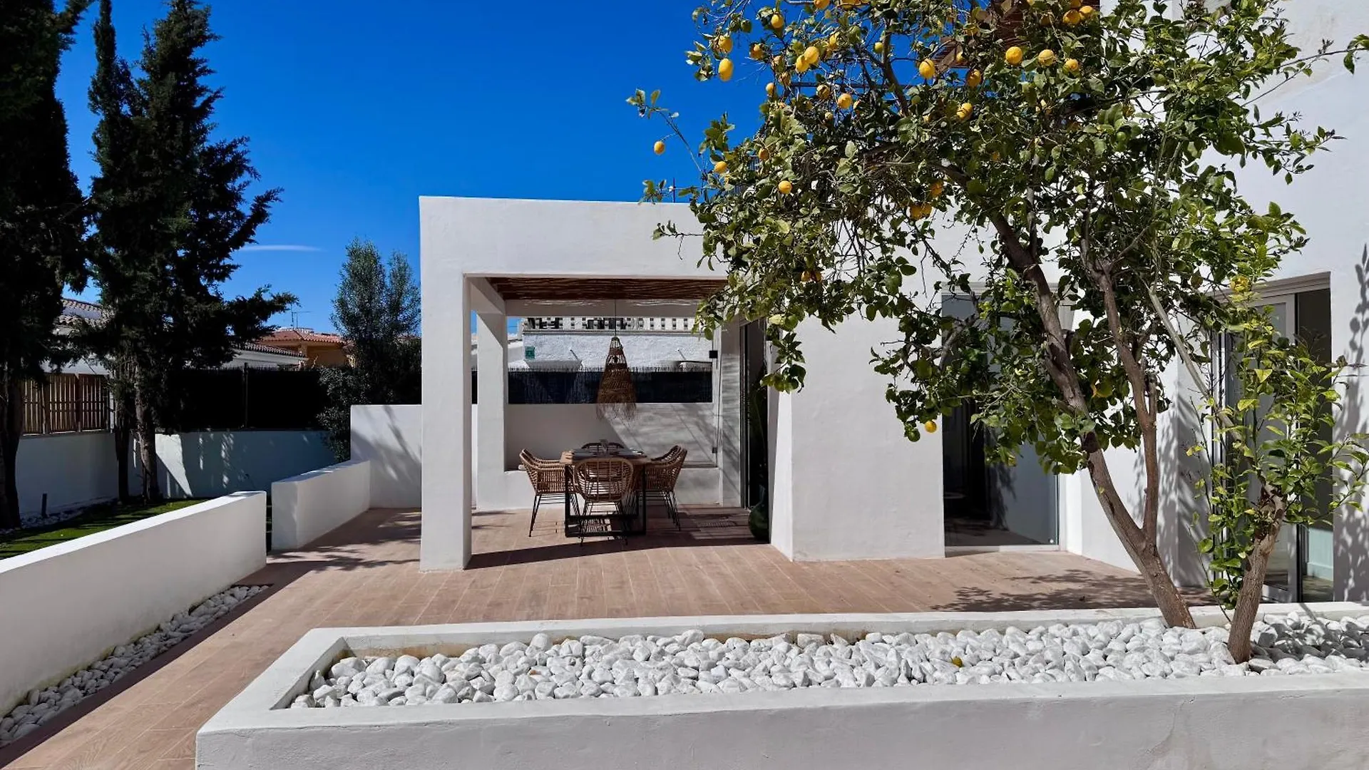 アパート Apartament Gorgot 6P D Con Terraza Y Piscina Comunitaria Cerca De La Playa エンプリアブラバ
